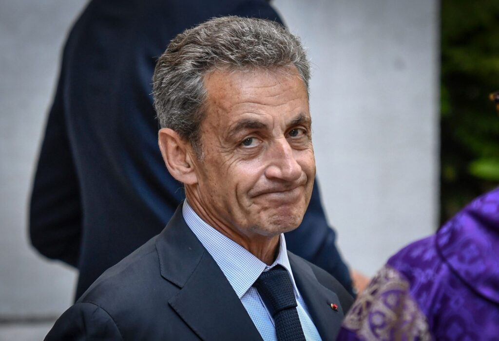 Nicolas Sarkozy condannato a cinque anni di carcere